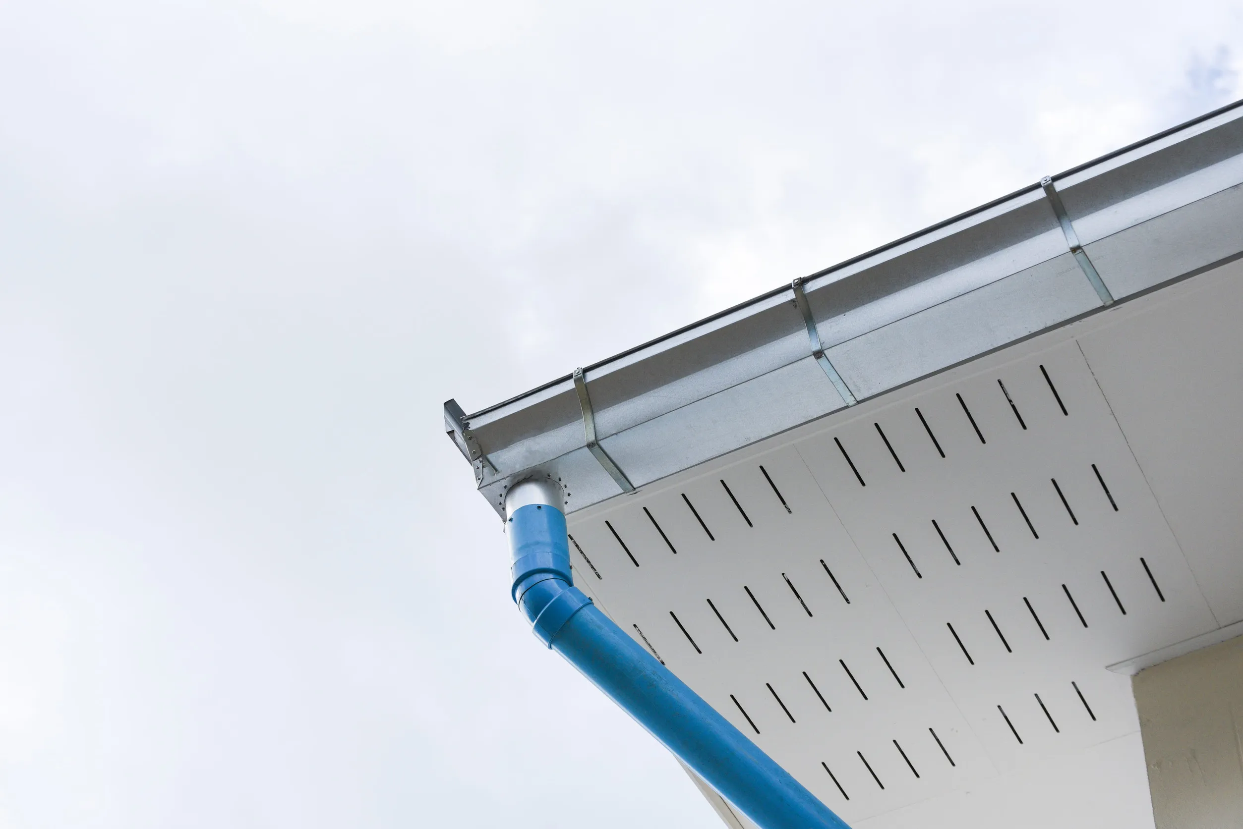 Rain gutter, Stainless steel aluzinc rain gutter on the roof house with plastic pipe